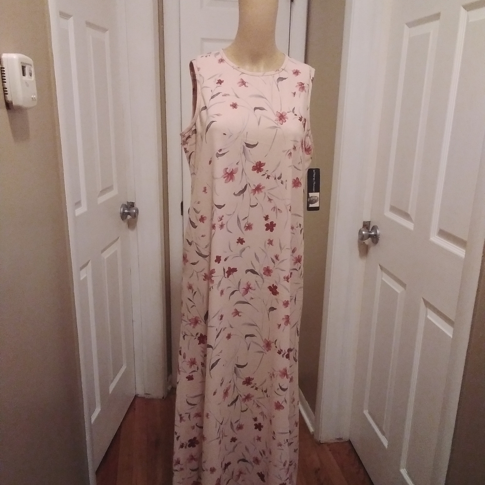Rena Rowan Floral Cream Maxi Dress